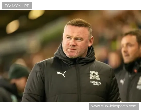 鲁尼：从天才少年到英格兰足球传奇，他的职业生涯与球场传说